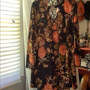 Long sleeve floral shift dress